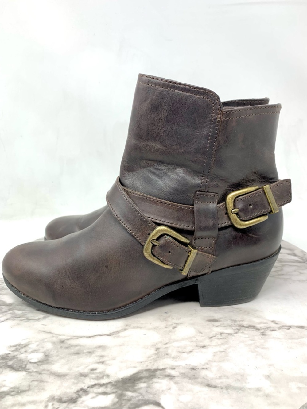 Me Too Zuri Dark Brown Leather Buckle Harness Ankle Booties 8 Bohemian Moto Chic - Picture 16 of 16